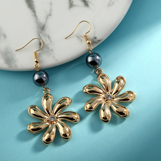 Hawaiian Shell Pearl Flower Design Earrings