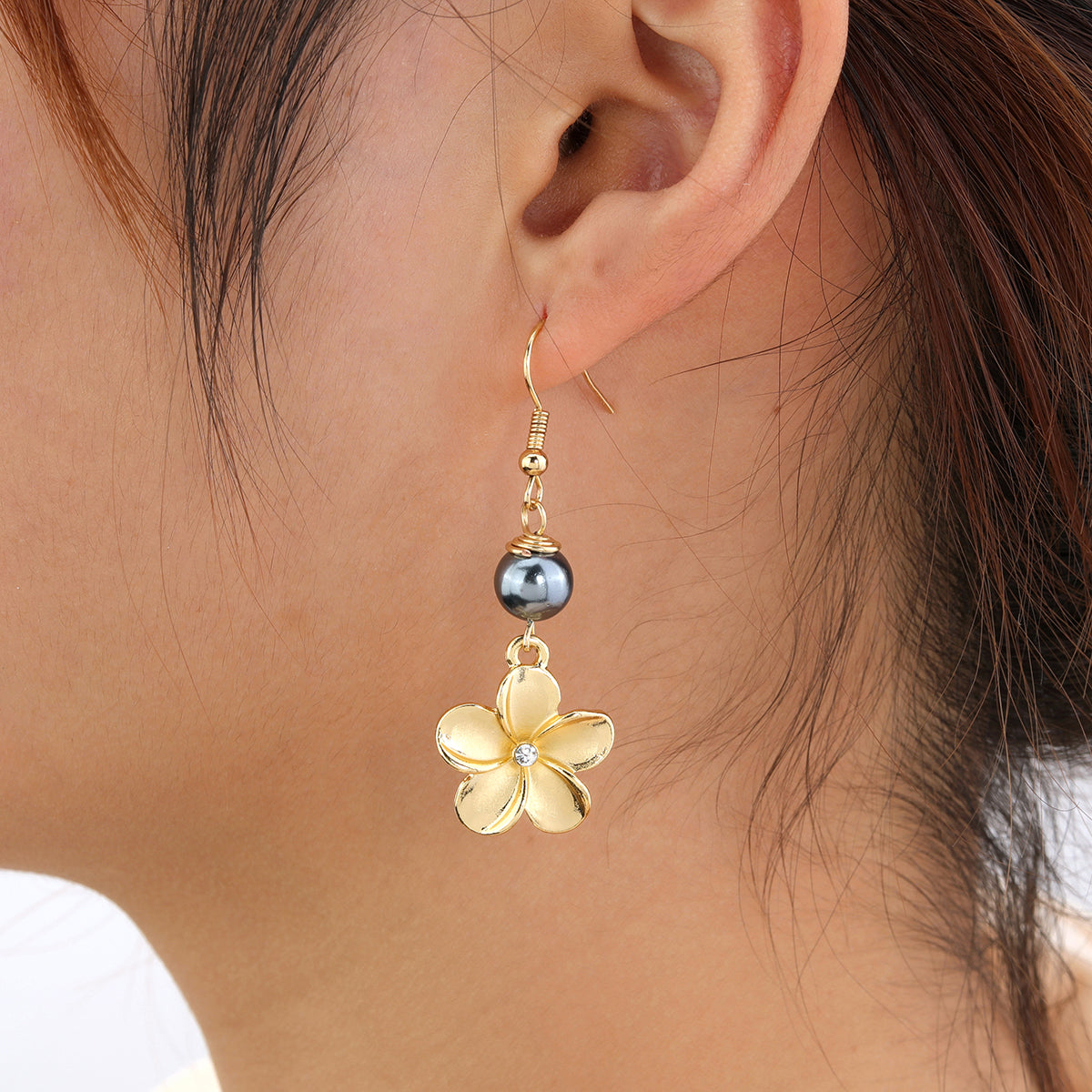Hawaiian Small Flower Shell Pearl Earrings