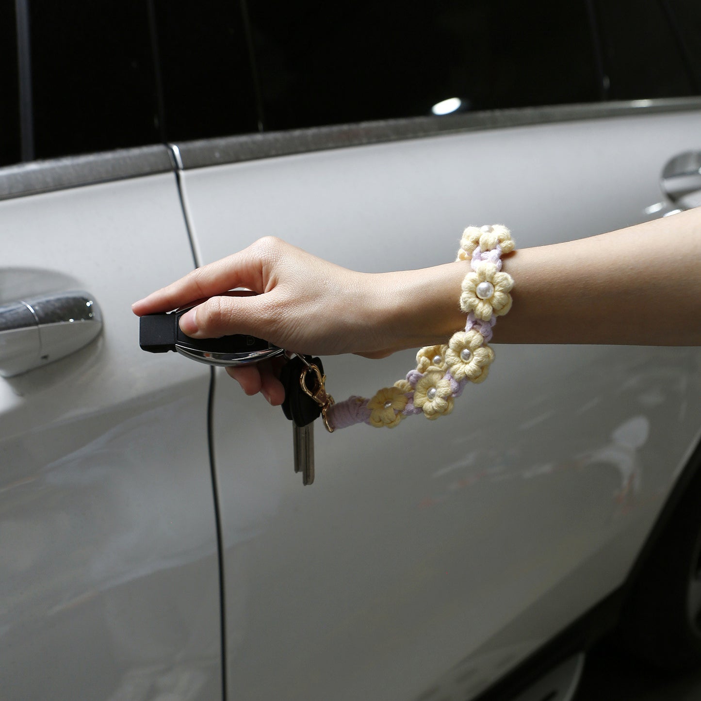 Wrist Lanyard Flower Keyring Holder